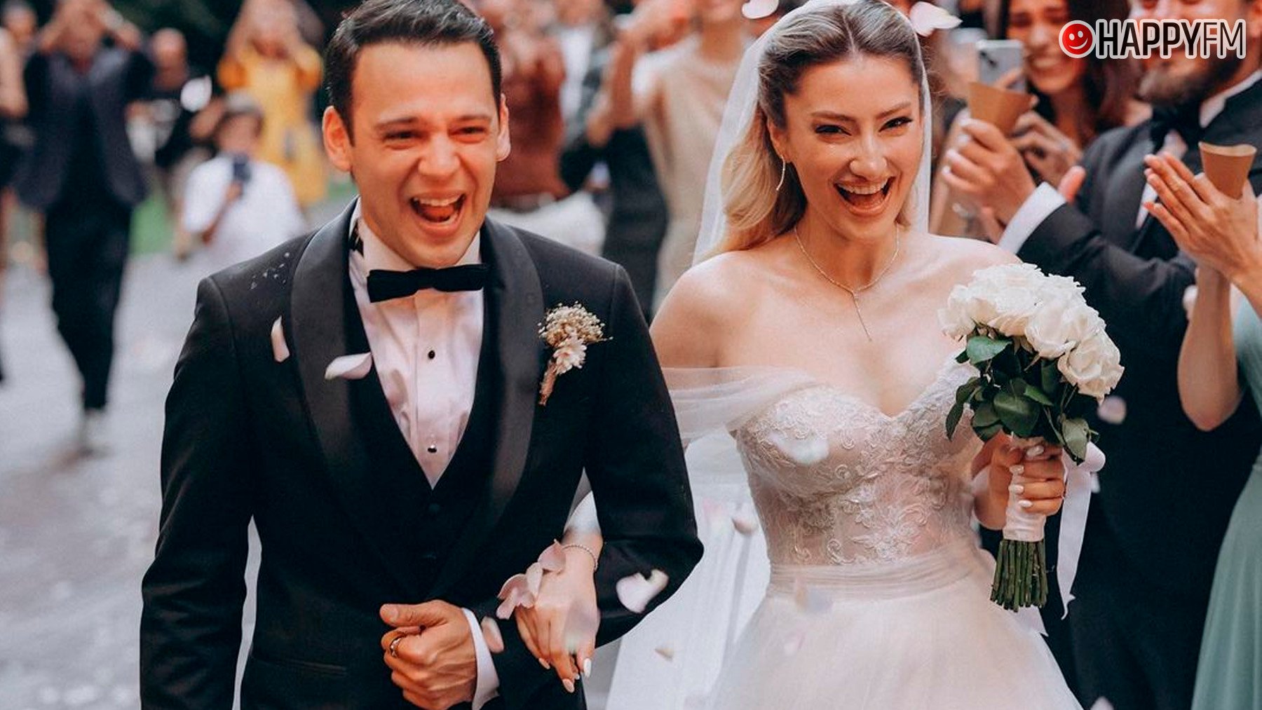 Hermanos: Cihan Şimşek (Oğulcan) celebra su boda