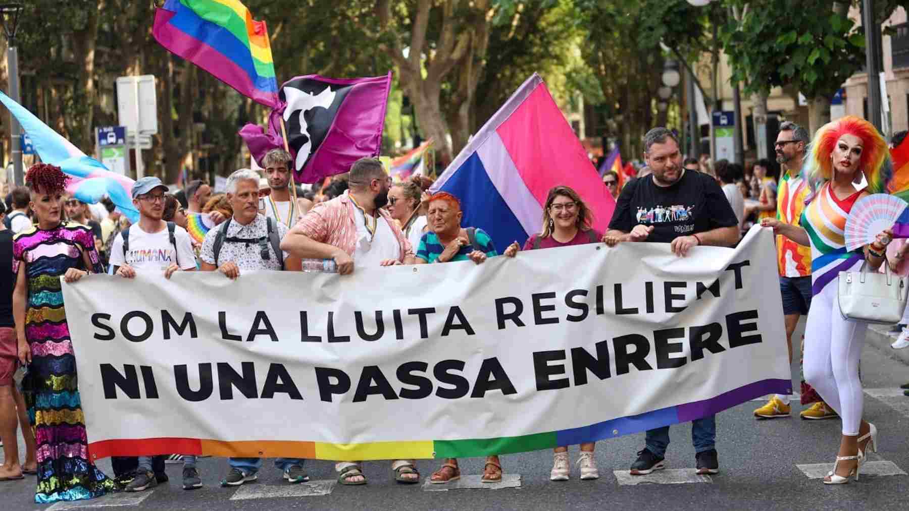 Manifestación del Día del Orgullo LGTBI por las calles de Palma. EUROPA PRESS/TOMÁS MOYÀ