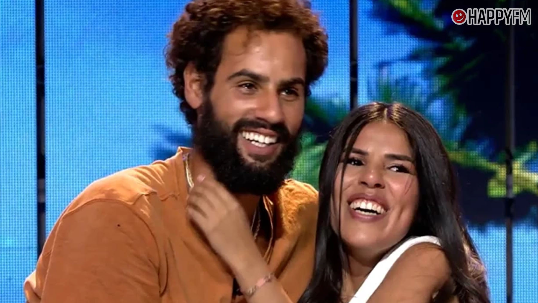 Isa Pantoja y Asraf Beno en el plató de Supervivientes 2023.