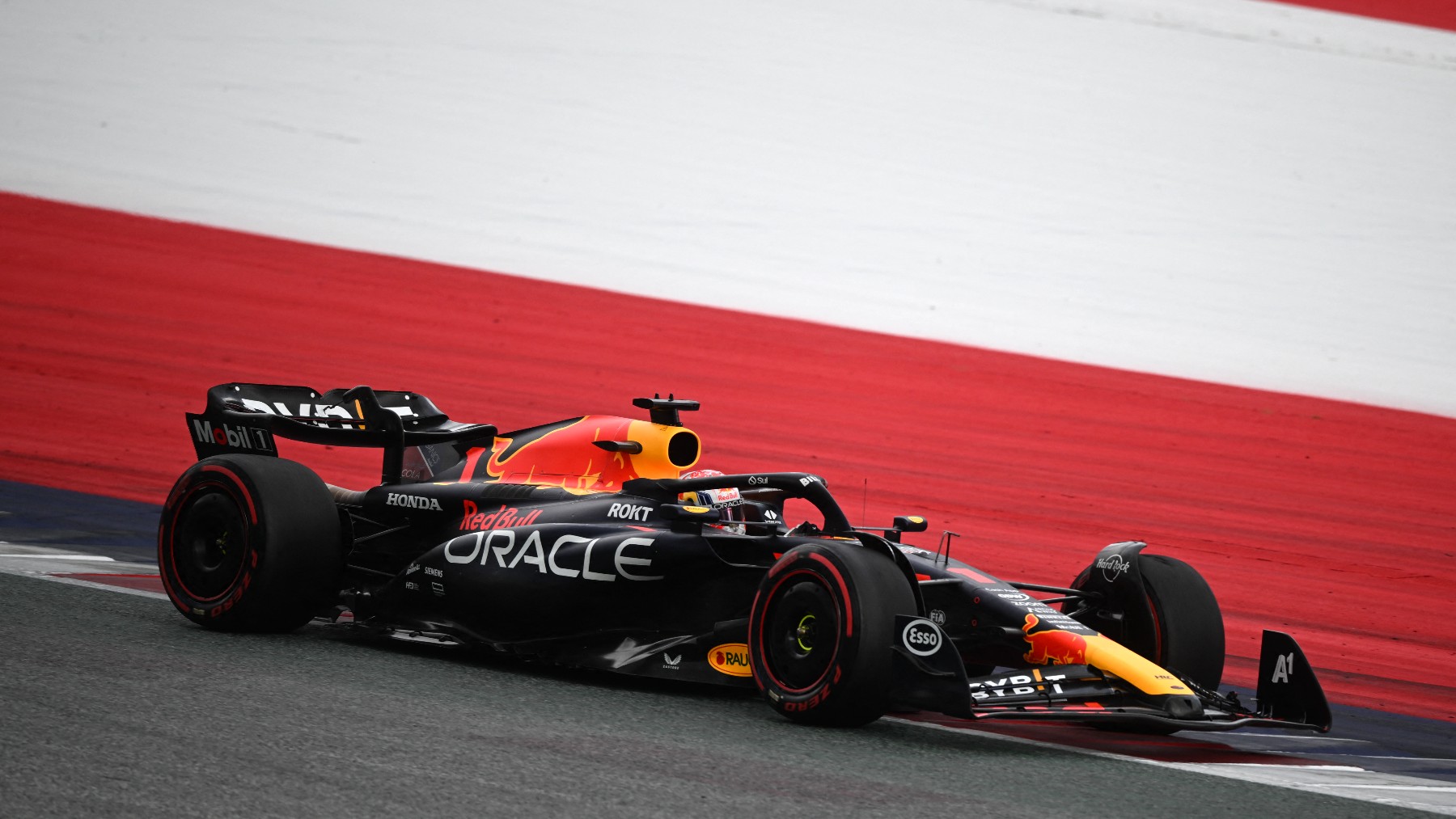 Verstappen logra la pole en el GP de Austria. (AFP)