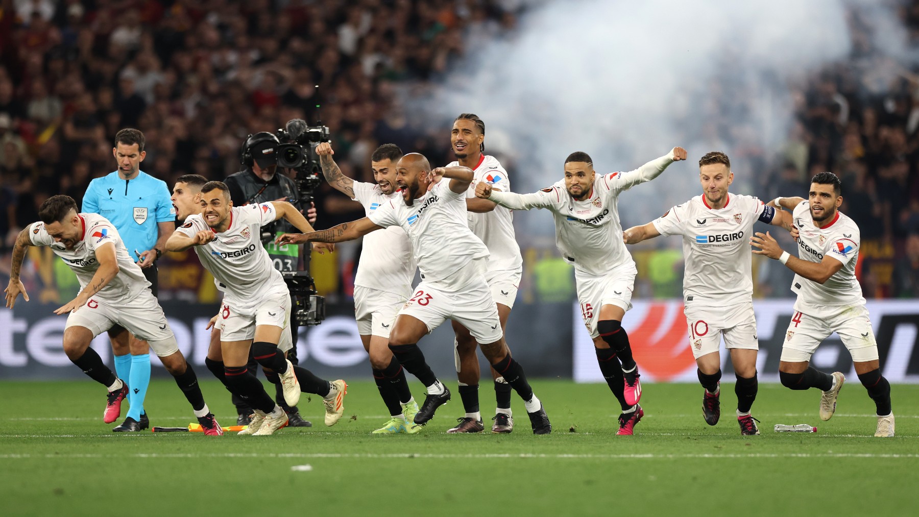 Los jugadores del Sevilla celebran la Europa League (Getty)