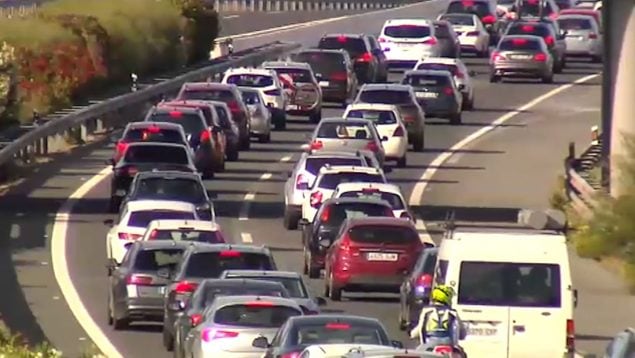 el pueblo de cerca de Madrid que tiene más coches matriculados que habitantes