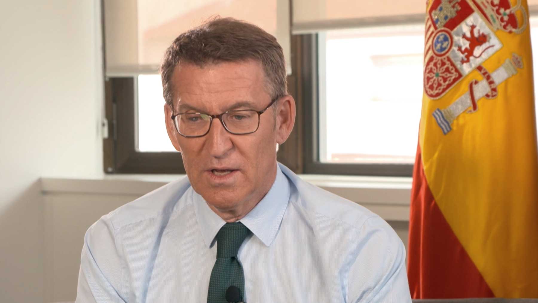 Alberto Núñez Feijóo durante la entrevista con OKDIARIO