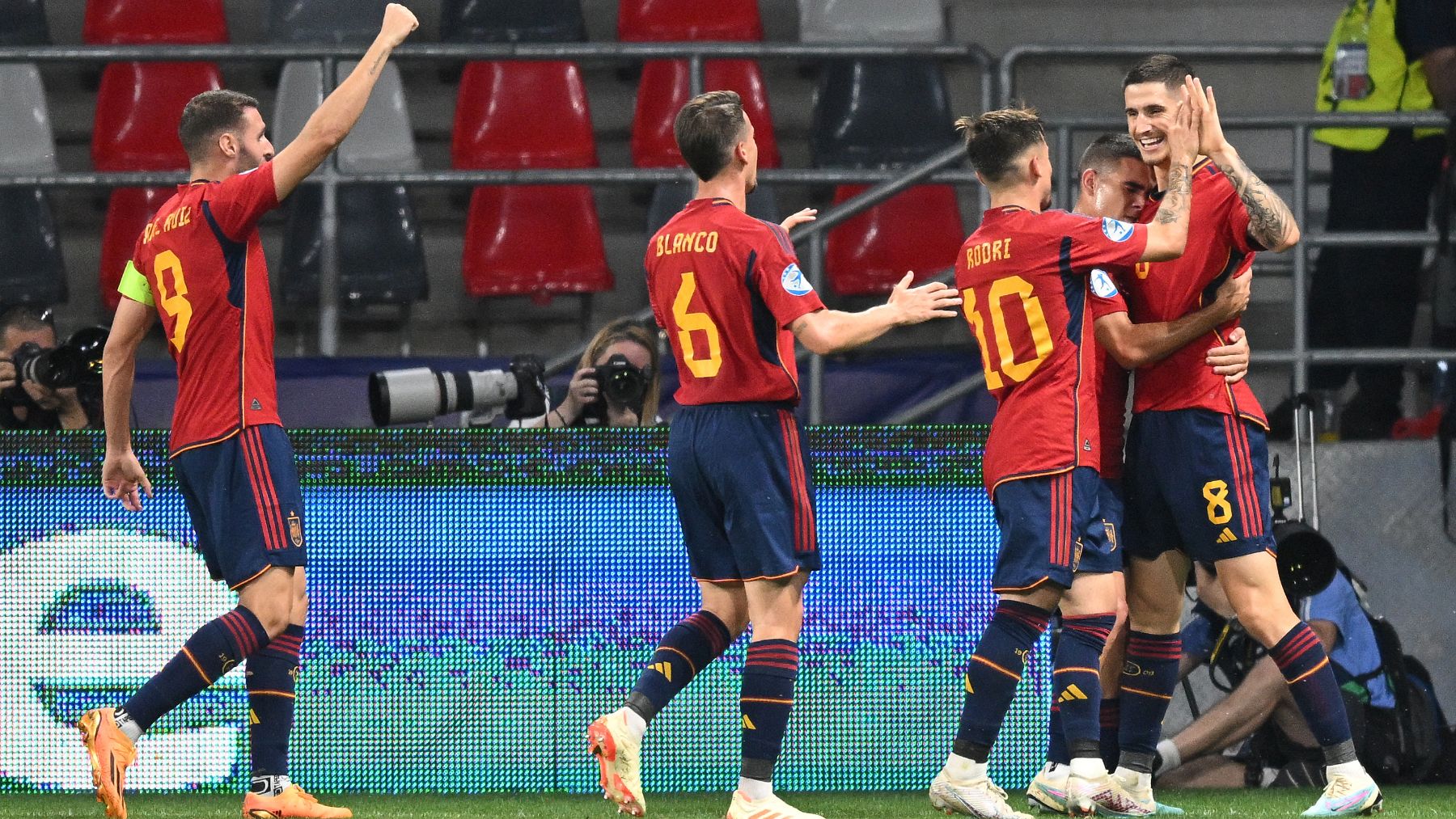 Los jugadores de España celebran un gol. (AFP)