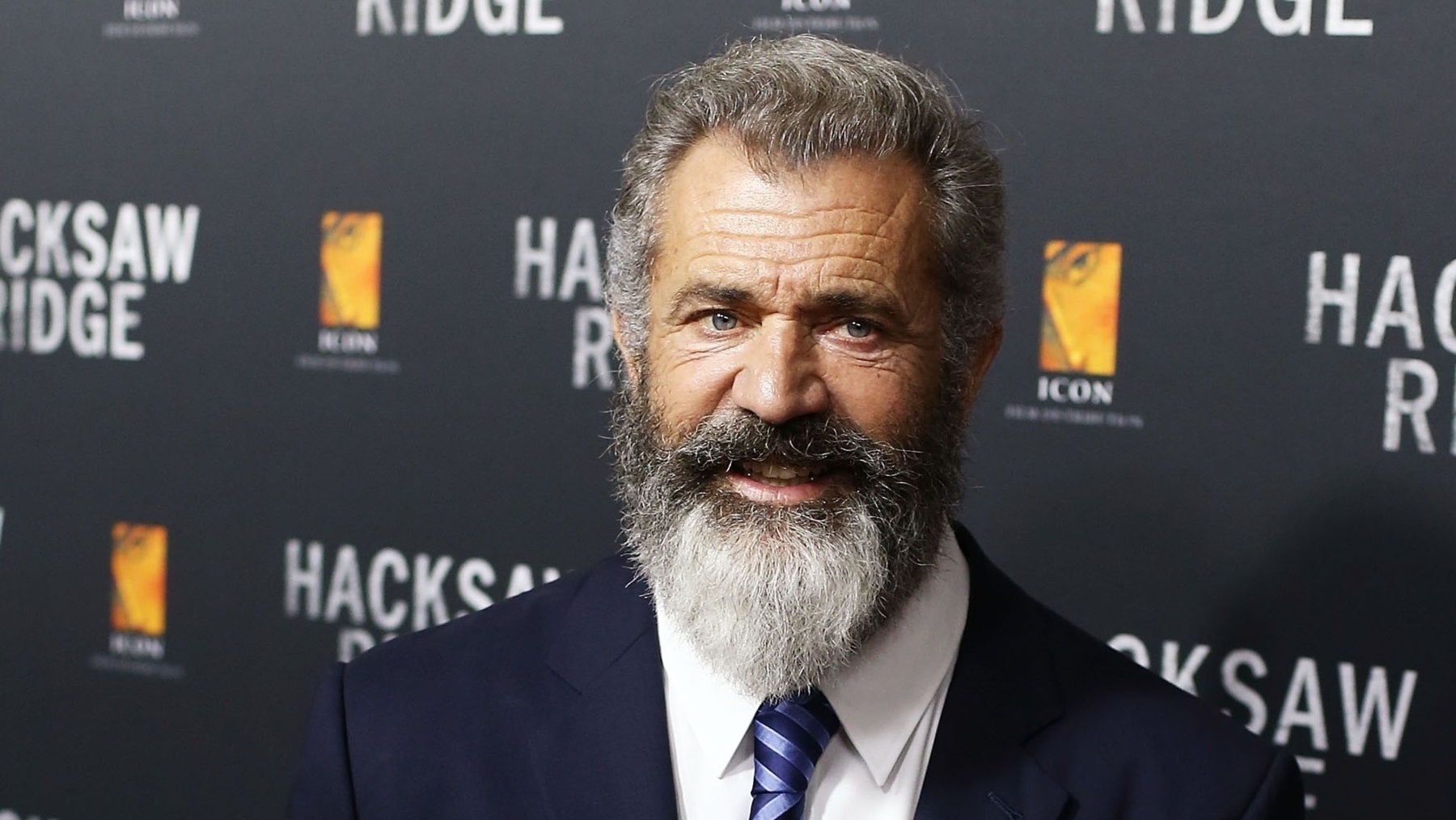 Un falso Mel Gibson engatusa a una española: le mandaba mensajes de amor cada noche