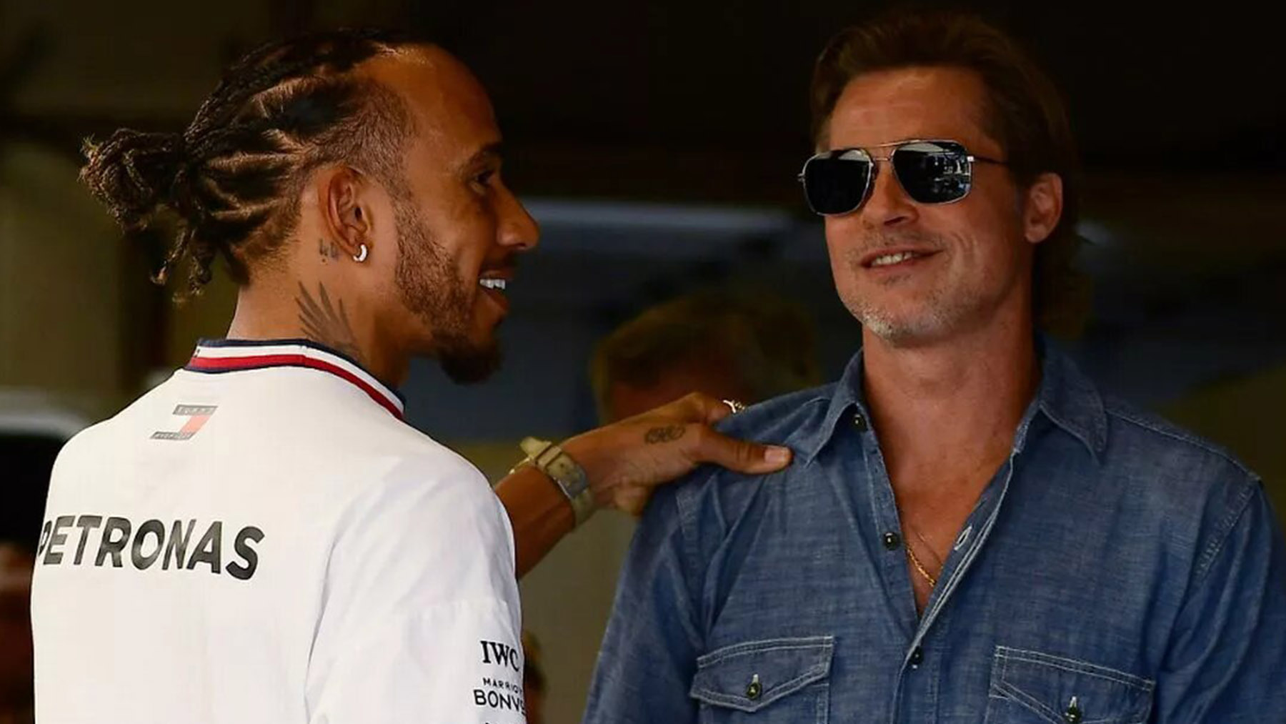 Lewis Hamilton y Brad Pitt mage Fórmula 1 (vía Getty Images)