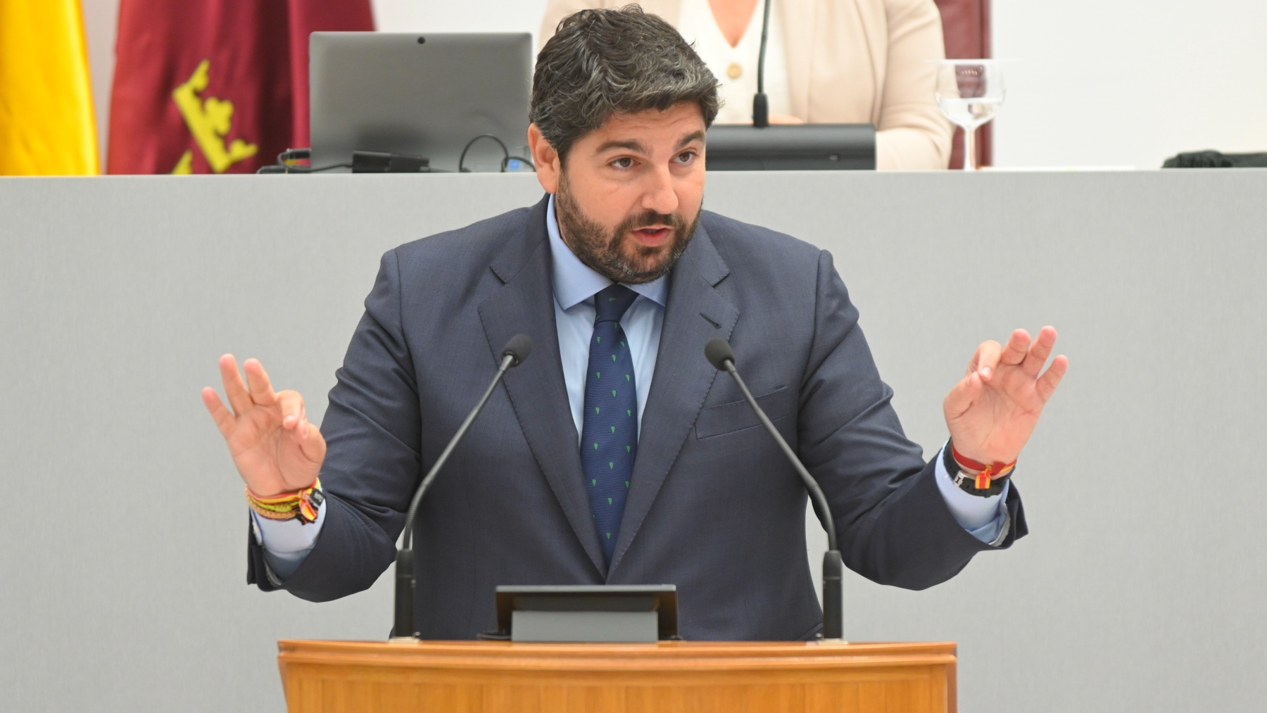 El candidato del PP a la Presidencia de la Región, Fernando López Miras, en la segunda sesión del debate de investidura. (Fuente: Europa Press)