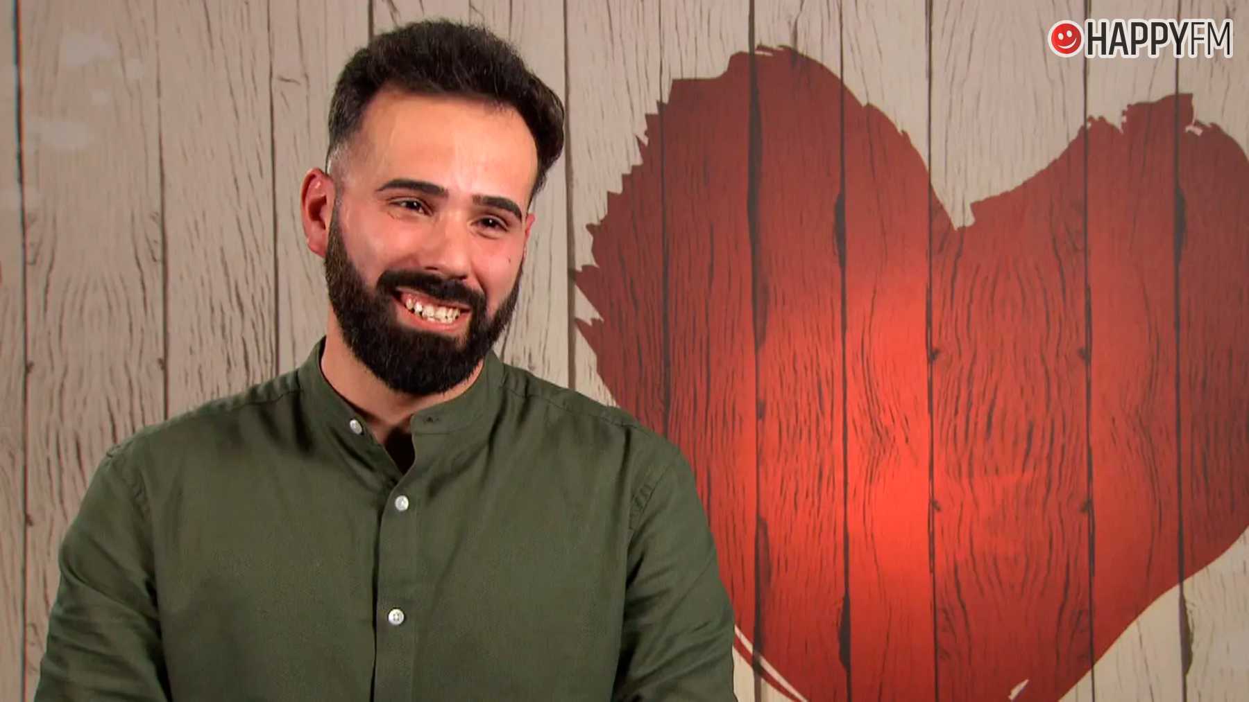 ‘First Dates’: Un soltero sorprende al definirse como Christian Grey