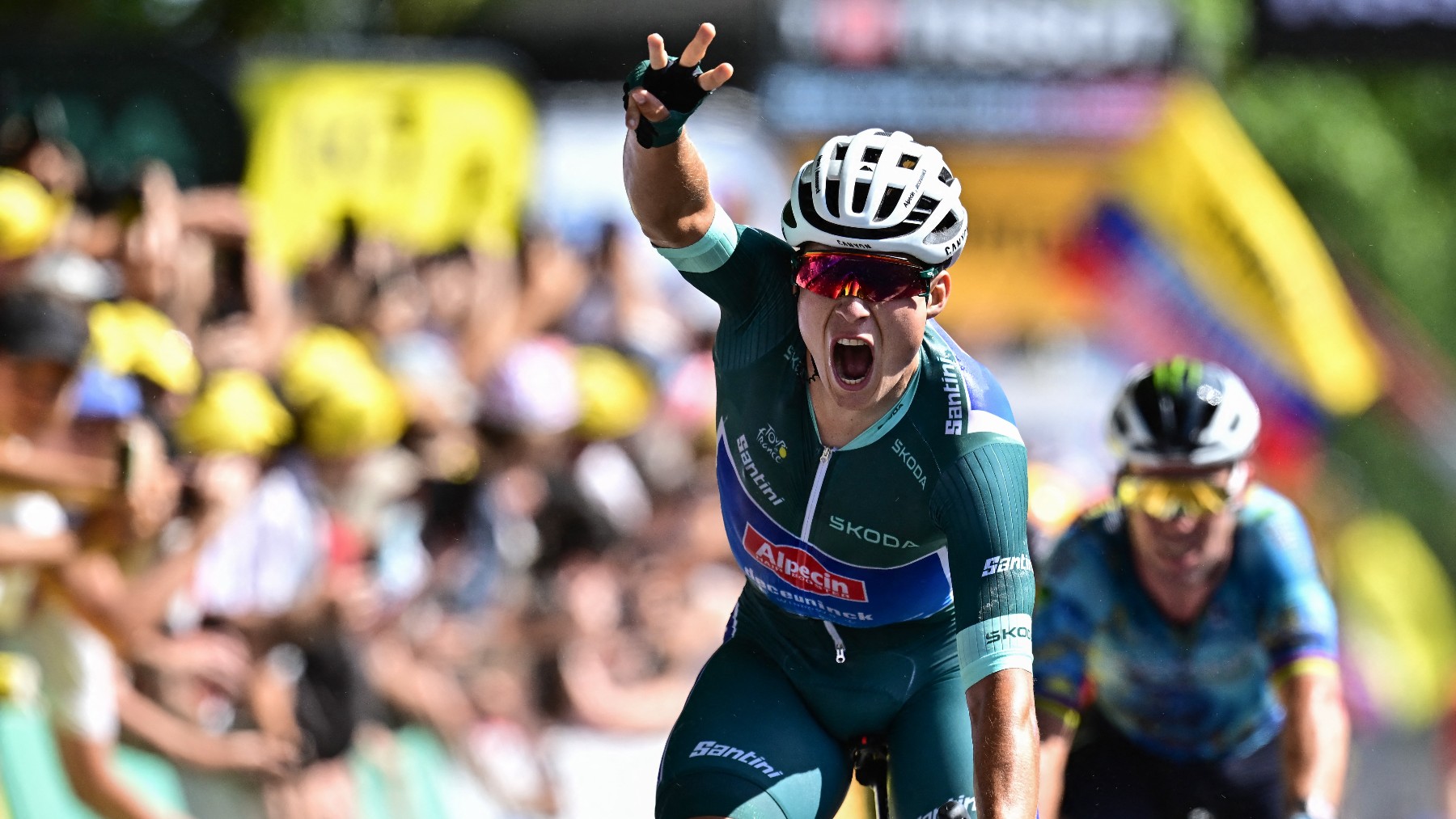Jasper Philipsen celebra su tercer triunfo en el Tour. (AFP)