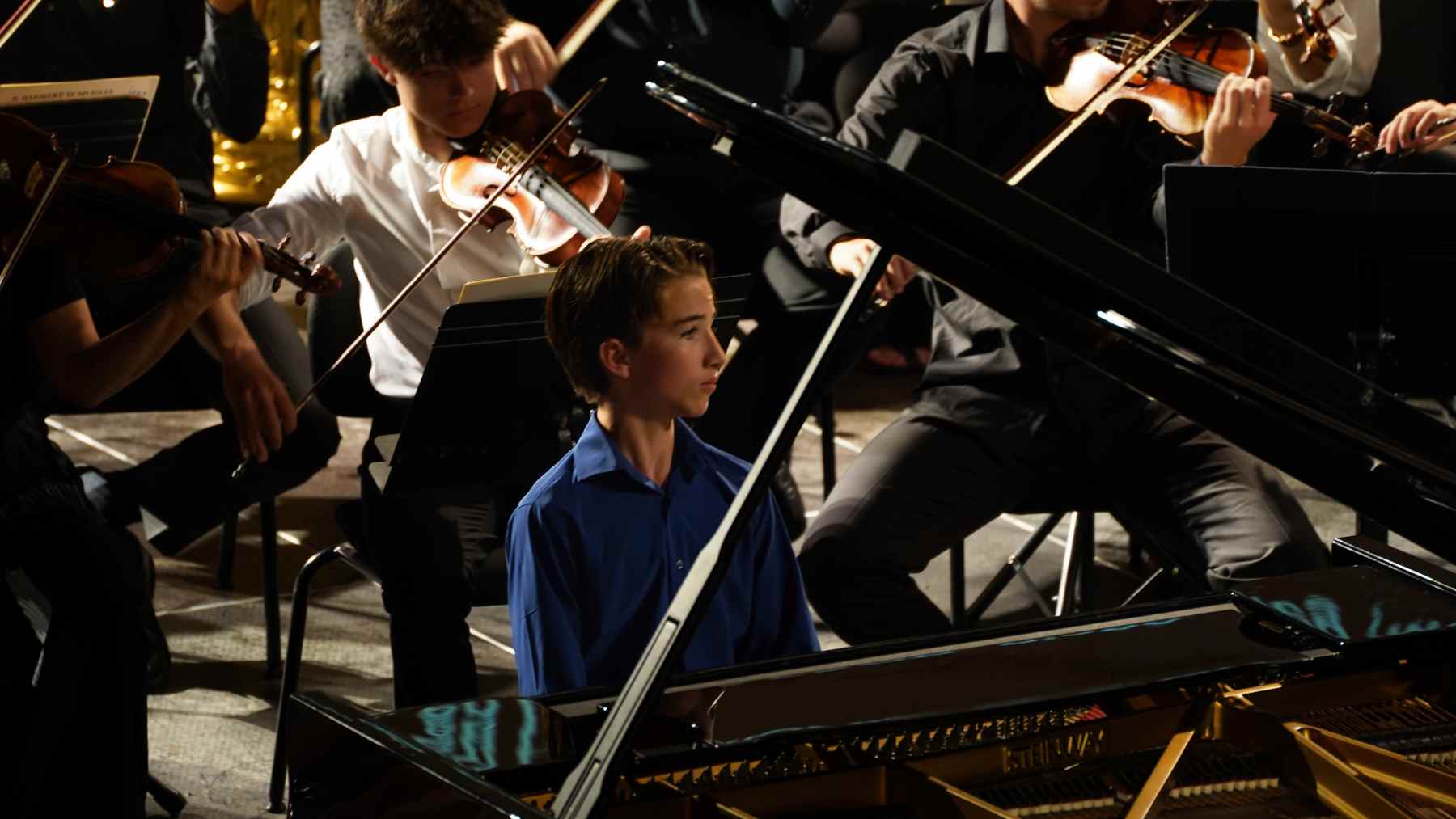 El joven pianista mallorquín Liam de Paor de la Petita Simfònica.