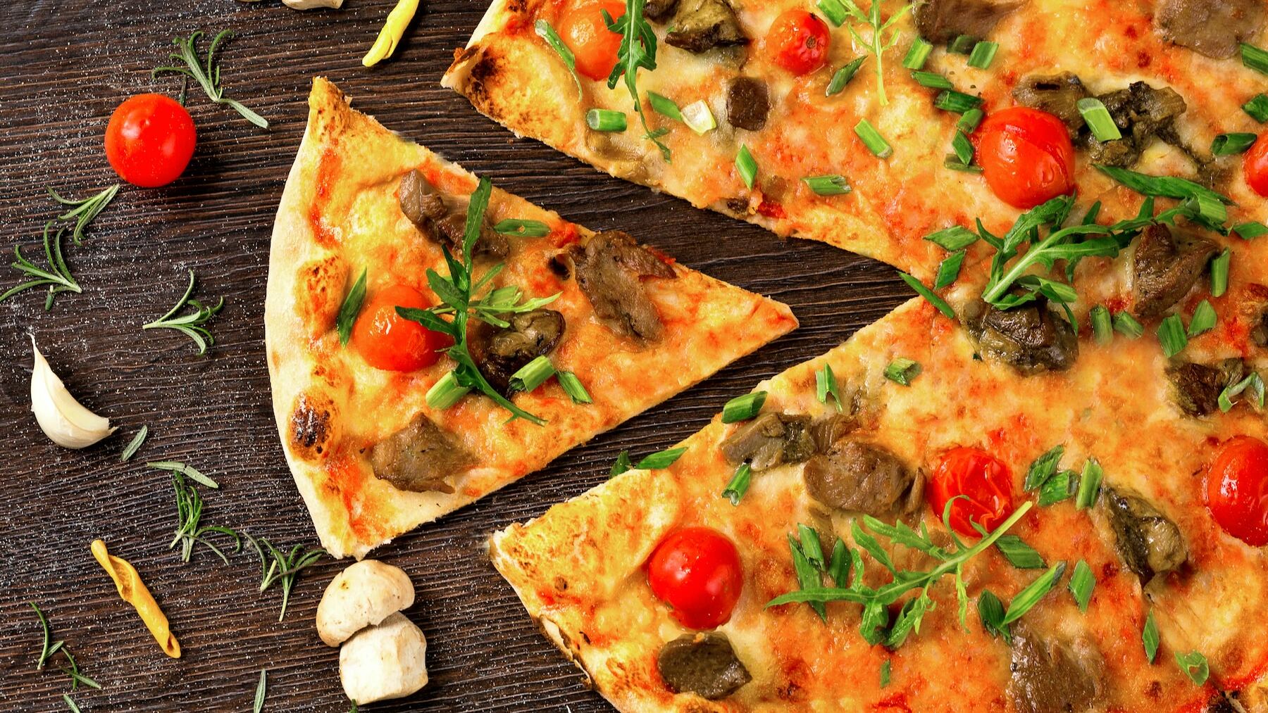 El truco para meter dos pizzas al horno a la vez en la misma bandeja que te  permitirá ahorrar tiempo y luz