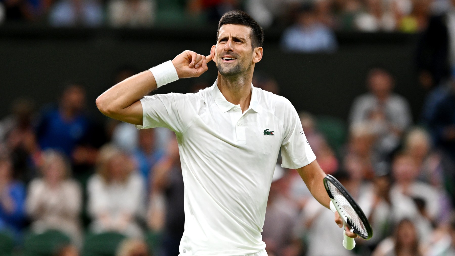 Novak Djokovic, en un partido en Wimbledon. (Getty)