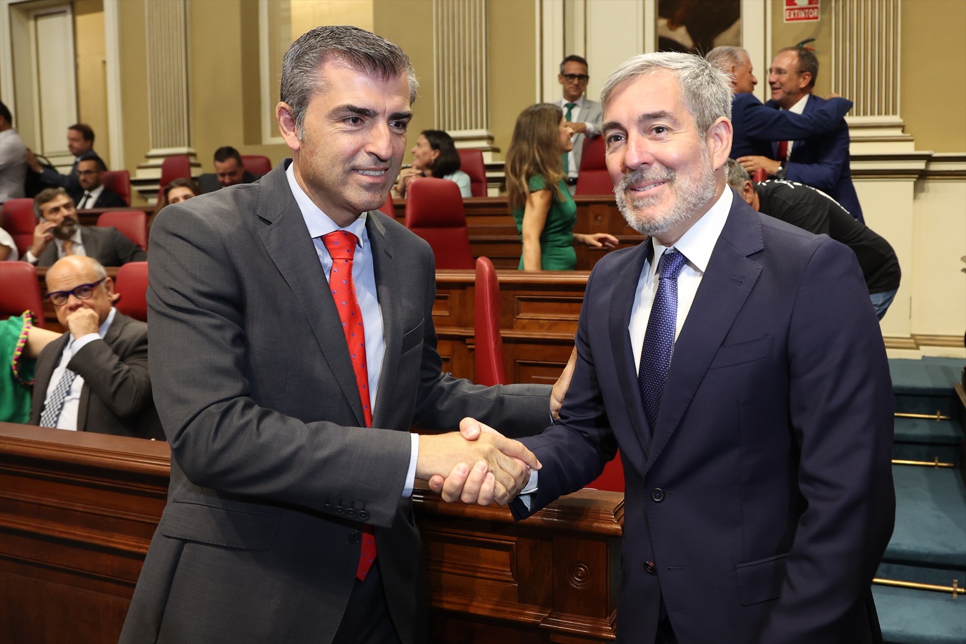 El Parlamento de Canarias acoge el debate de investidura de Fernando Clavijo (CC)