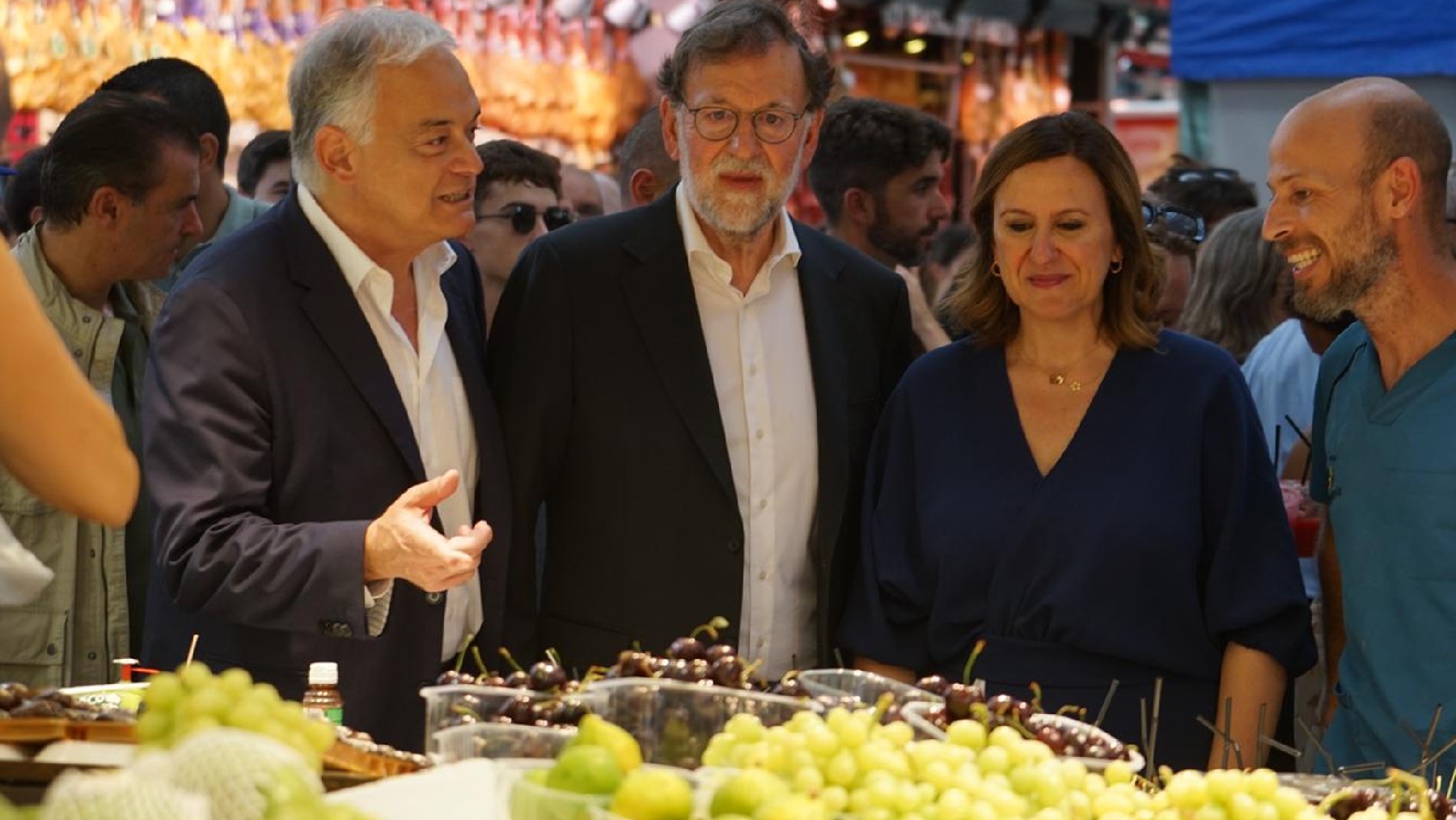 Mariano Rajoy, con Esteban González Pons y María José Catalá este miércoles en Valencia.