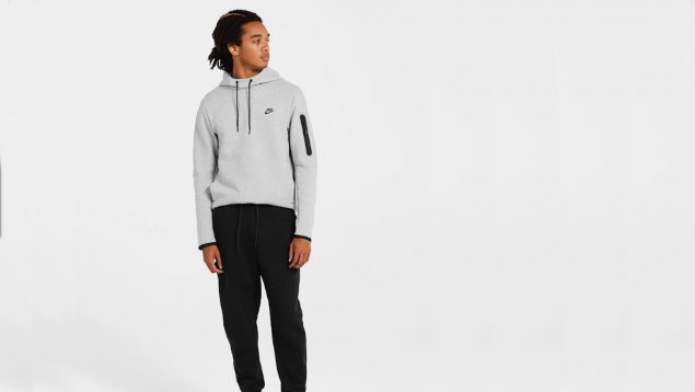 Nike pantalón Tech Fleece en promoción