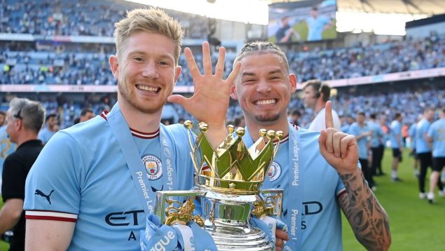 De Bruyne y Kalvin Phillips