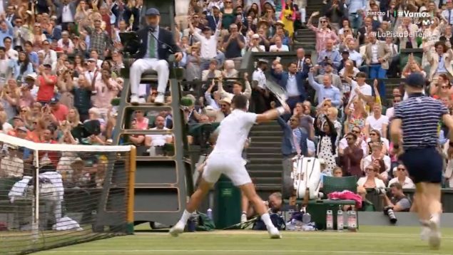 Djokovic destrozó la raqueta tras un épico punto de Alcaraz