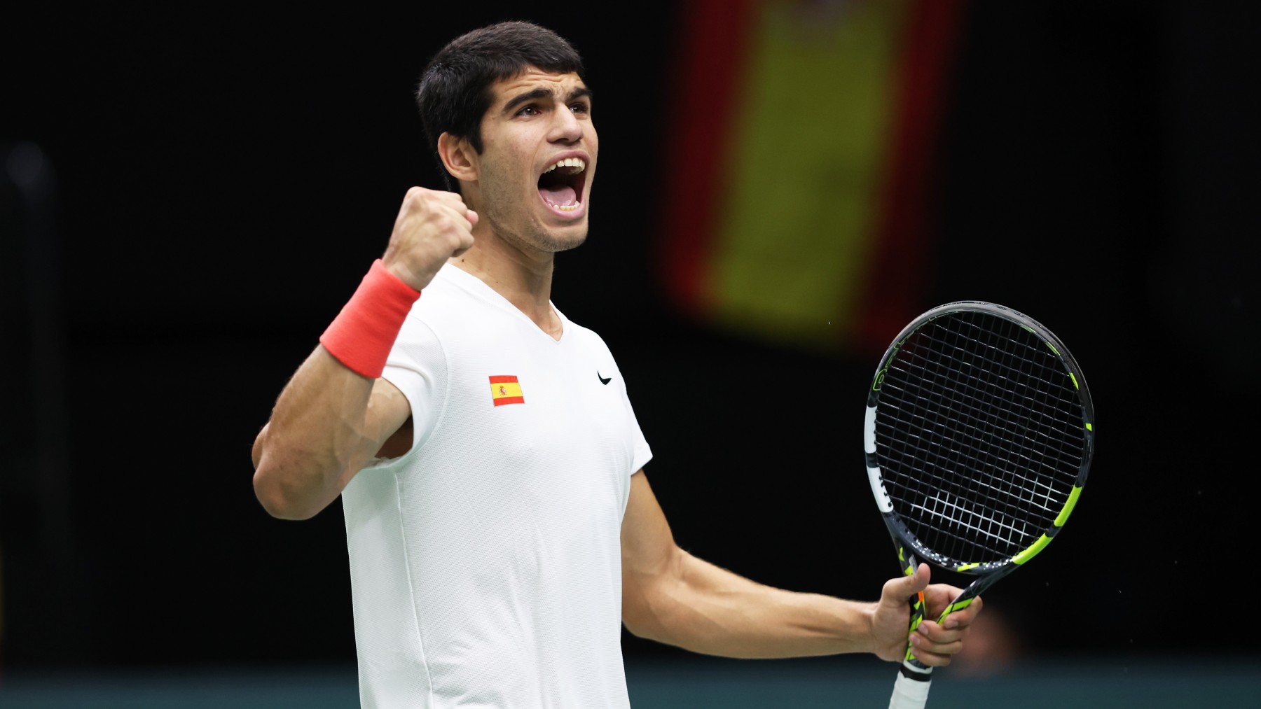 Carlos Alcaraz celebra un punto en la Copa Davis. (Getty)