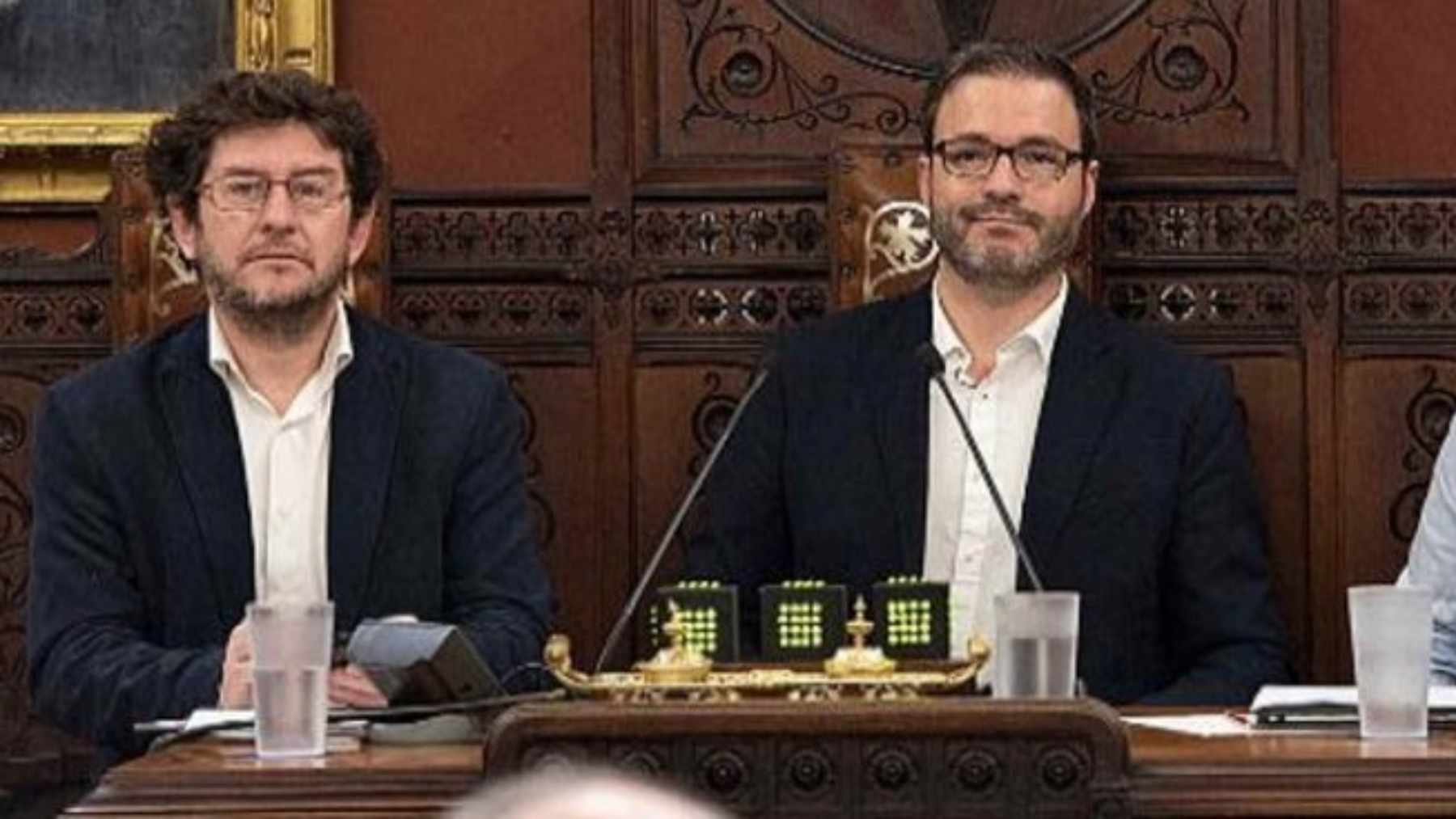 El ex alcalde socialista de Palma, José Hila, y el ex portavoz municipal, Alberto Jarabo (Podemos).