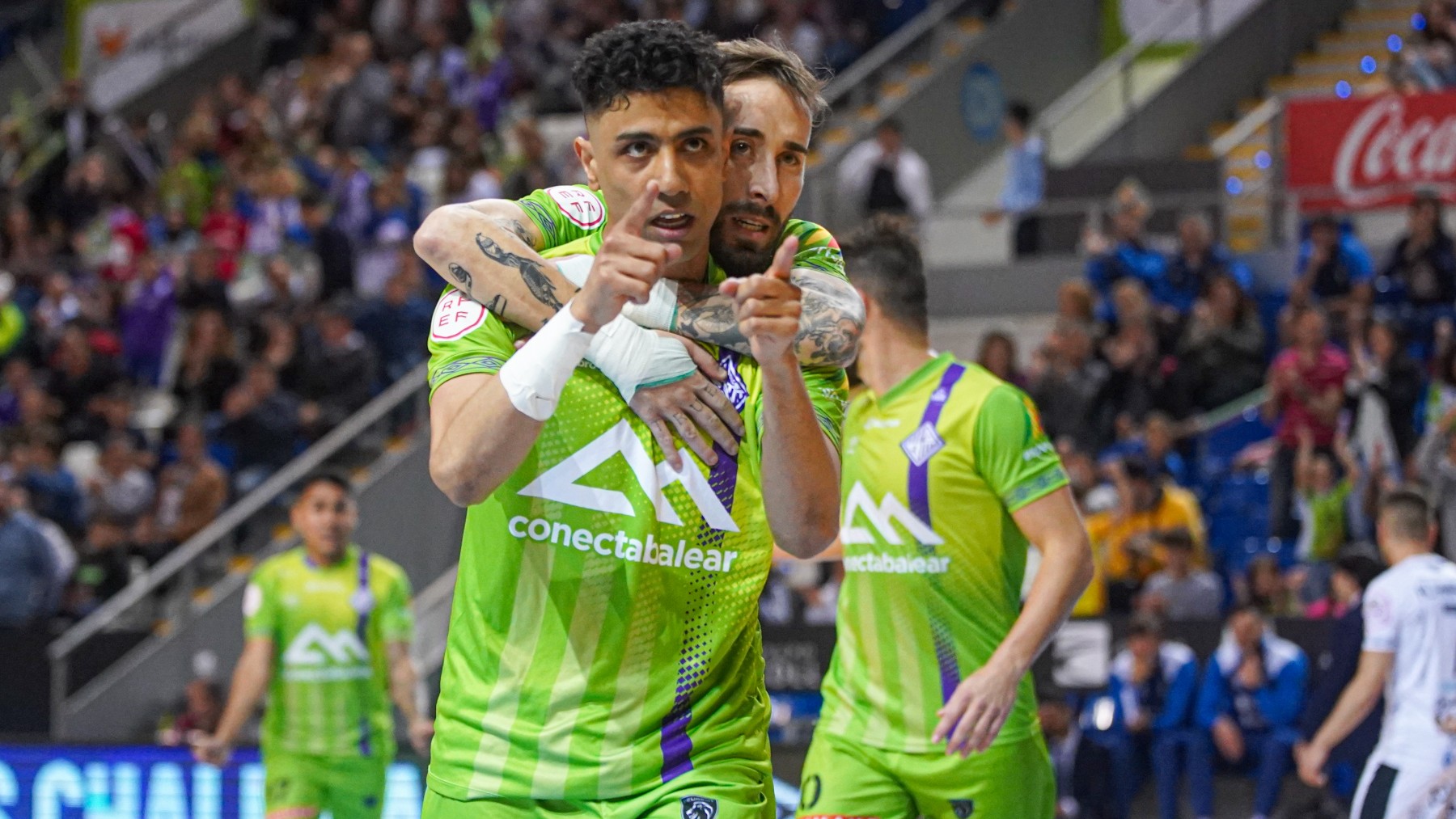Los jugadores, celebrando un gol
