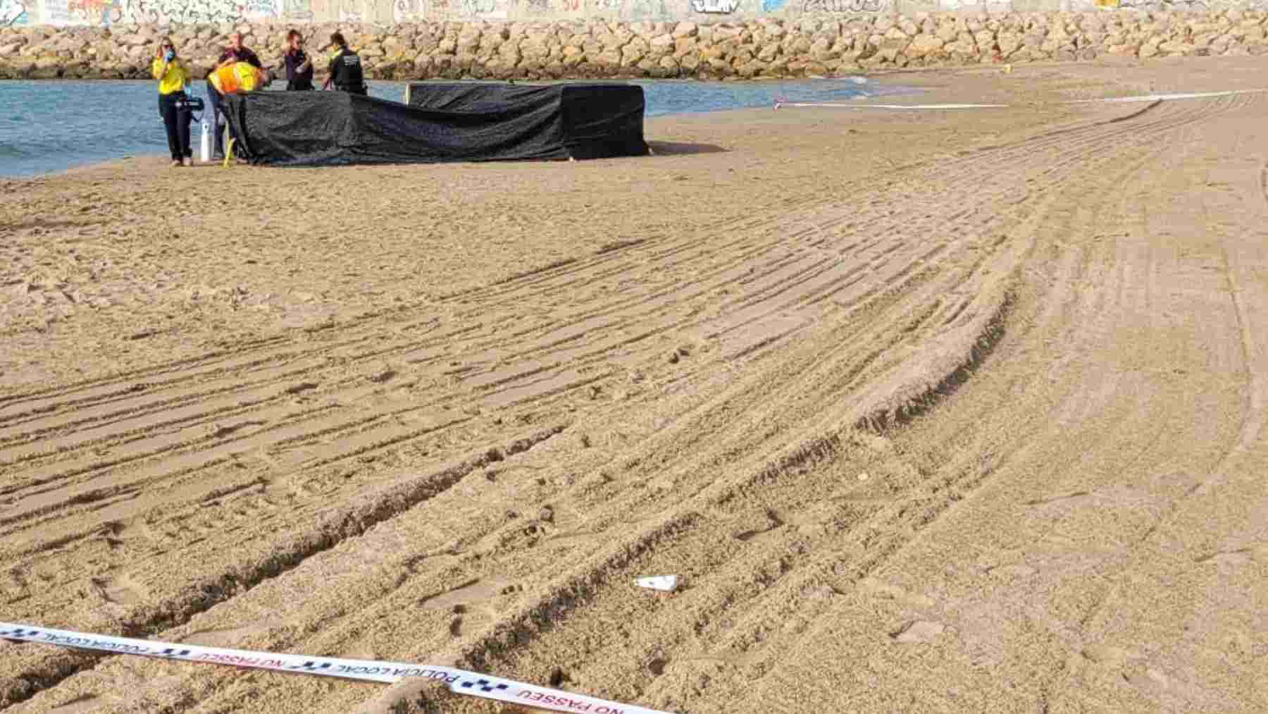 La bebé muerta hallada en una playa de Tarragona naufragó cerca de la costa balear de una patera en abril