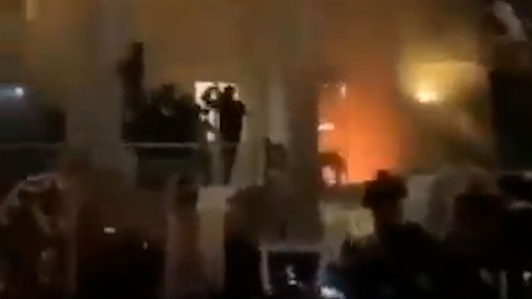 Manifestantes atacan la embajada de Suecia en Bagdad