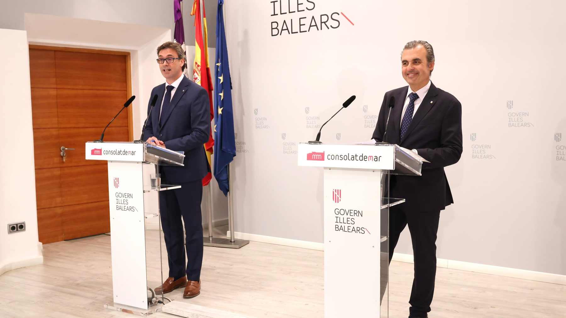 Antoni Costa y Antoni Vera, durante la rueda de prensa posterior al Consell de Govern.