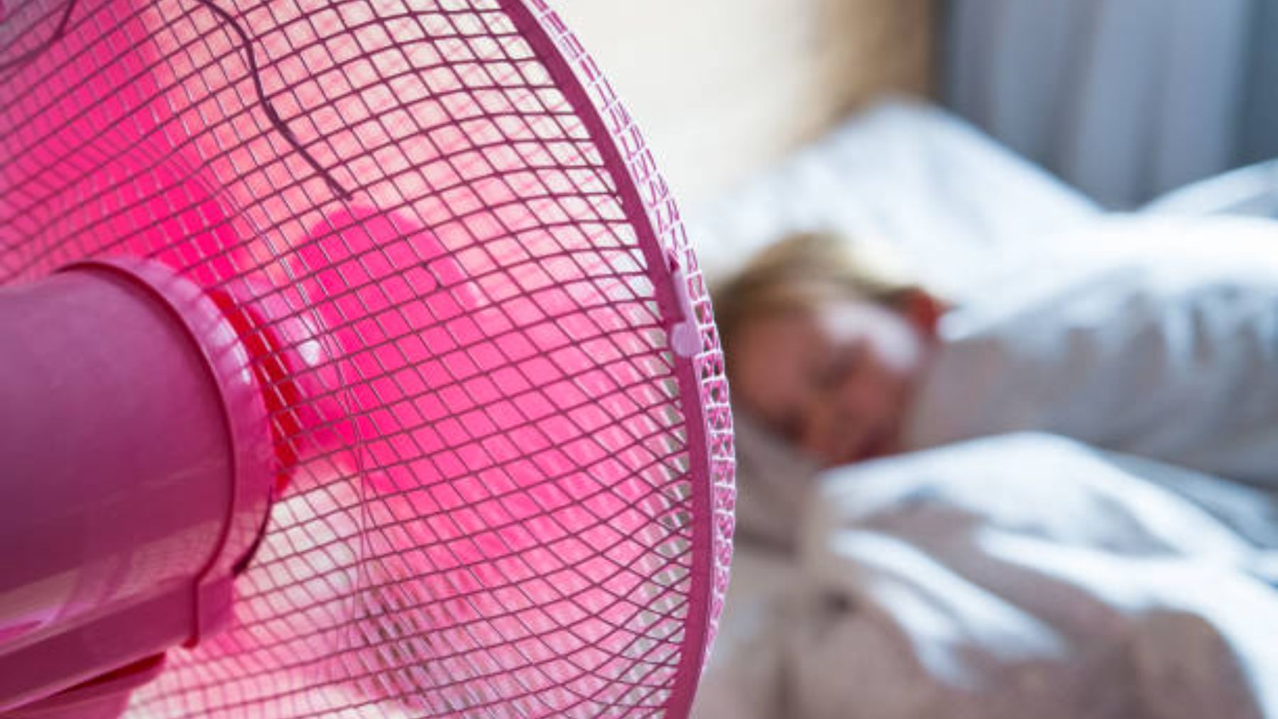 El coste de dormir toda la noche con el ventilador puesto