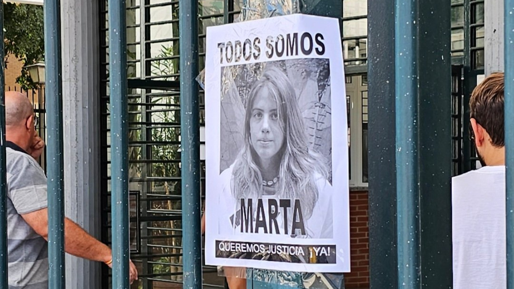 Cartel con el rostro de Marta del Castilo en el colegio electoral donde ha votado su padre (@kastillo62).