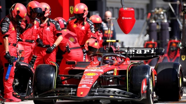 Carlos Sainz estalla contra Ferrari: «Está claro que han decidido cambiar las posiciones, otra vez»