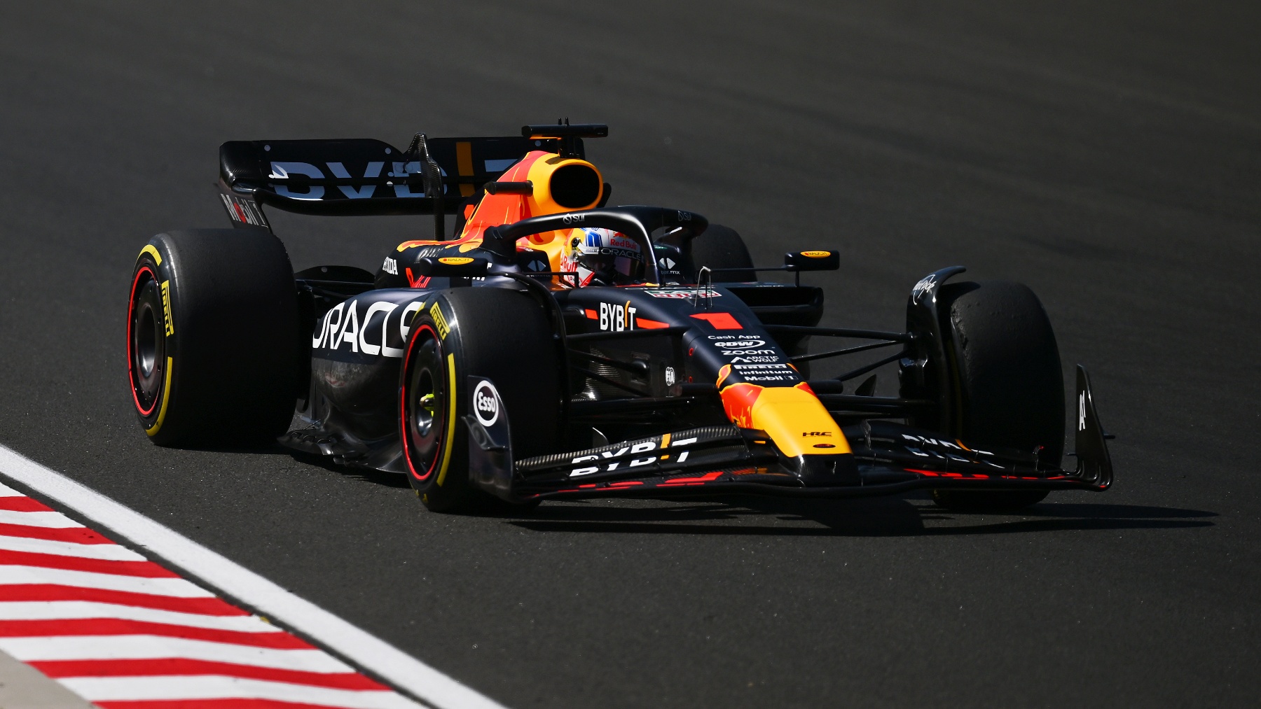 Verstappen liderando en Hungría. (Getty)