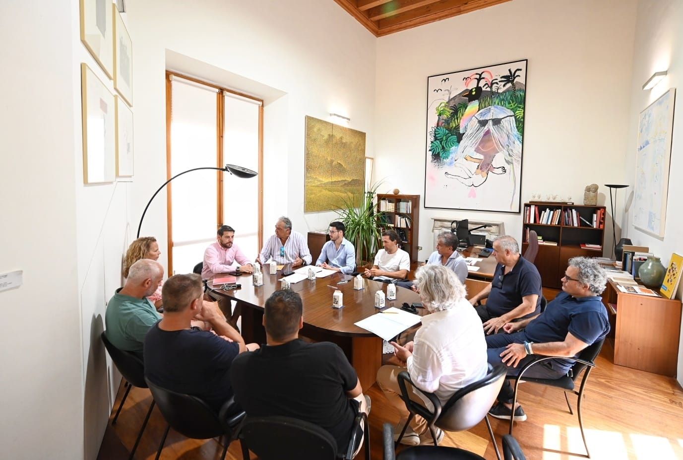 Reunión entre el teniente de alcalde de Turismo y Restauración, Javier Bonet con representantes de la entidad patronal de Restauración CAEB