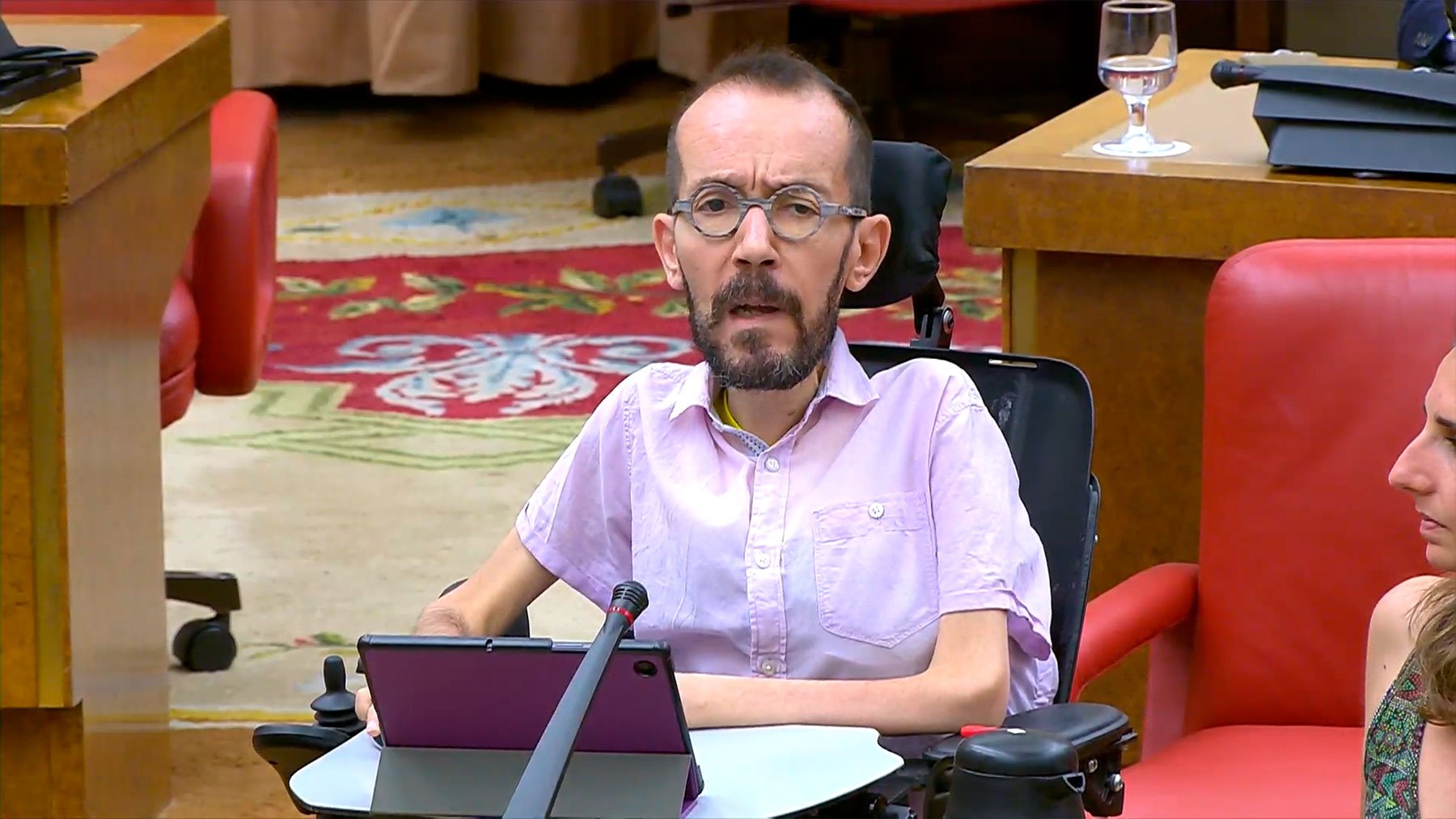 Pablo Echenique, portavoz de Unidas Podemos, se despide del Congreso de los Diputados.