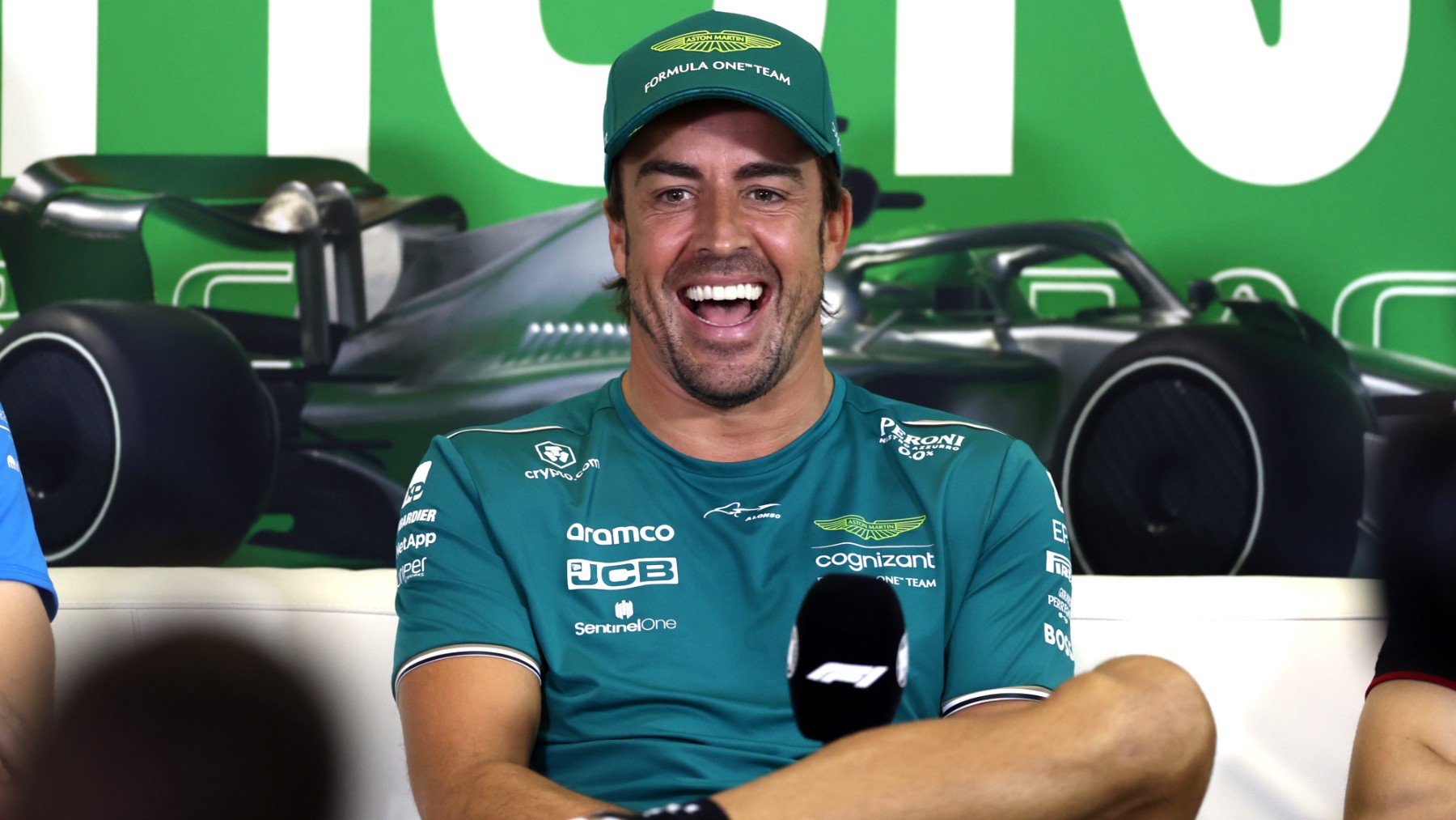 Fernando Alonso, feliz en una rueda de prensa. (Getty)