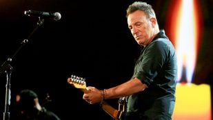 Bruce Springsteen en Peralejos de las Truchas, un pueblo de 149 habitantes. La embajada de EEUU se lo exige