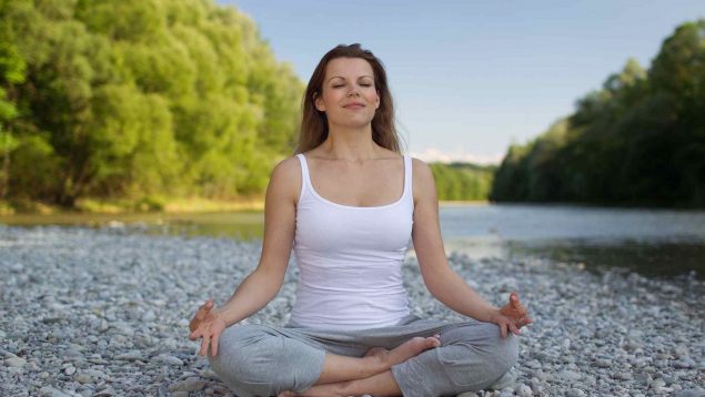 Practica la respiración ujjayi para reducir la ansiedad