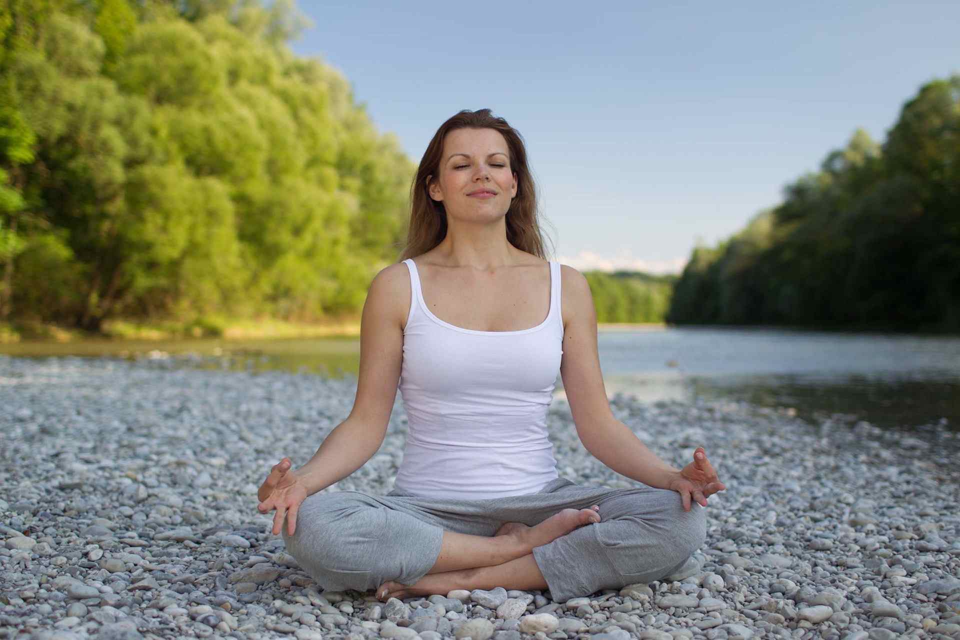 Practica la respiración ujjayi para reducir la ansiedad
