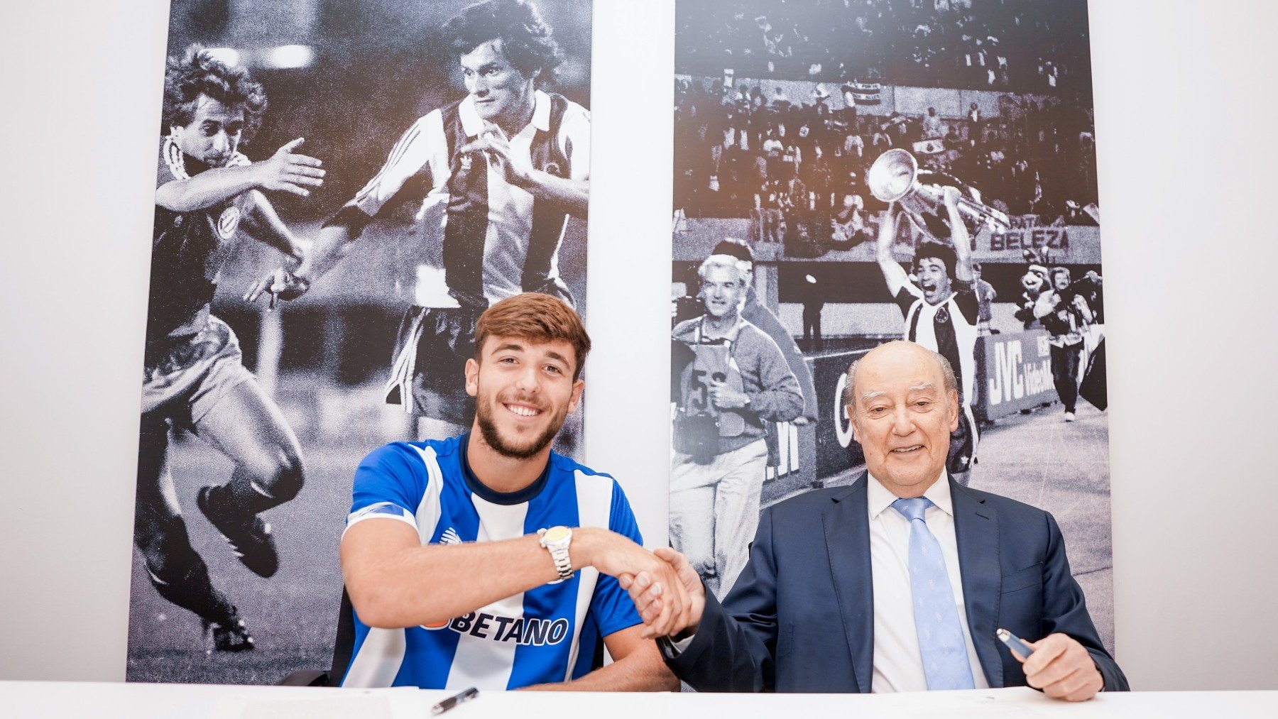 Nico González con la camiseta del Oporto (FC Porto)