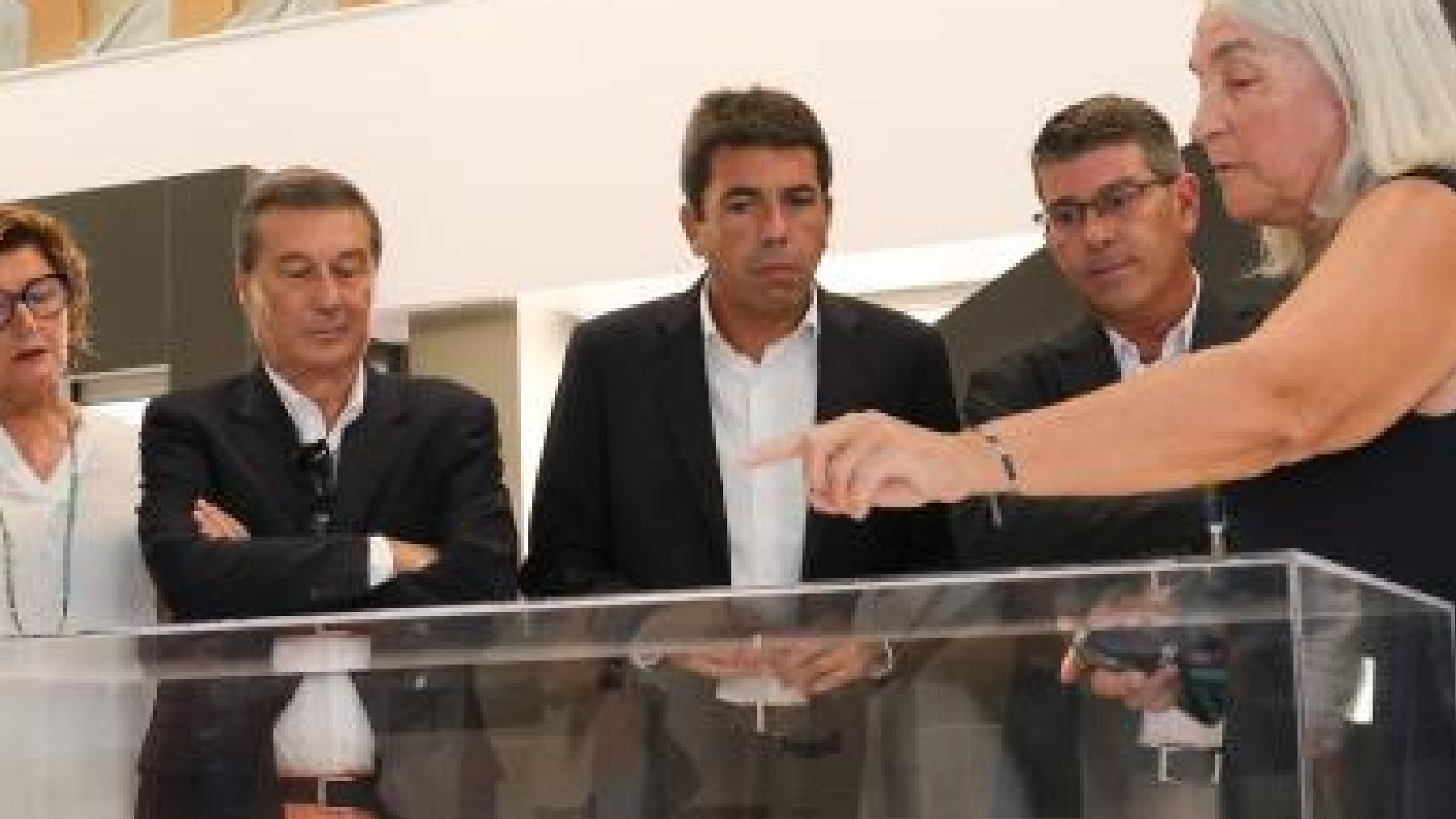 Carlos Mazón, Jorge Rodríguez, a su izquierda, y Marciano Gómez, este jueves, en Onteniente.