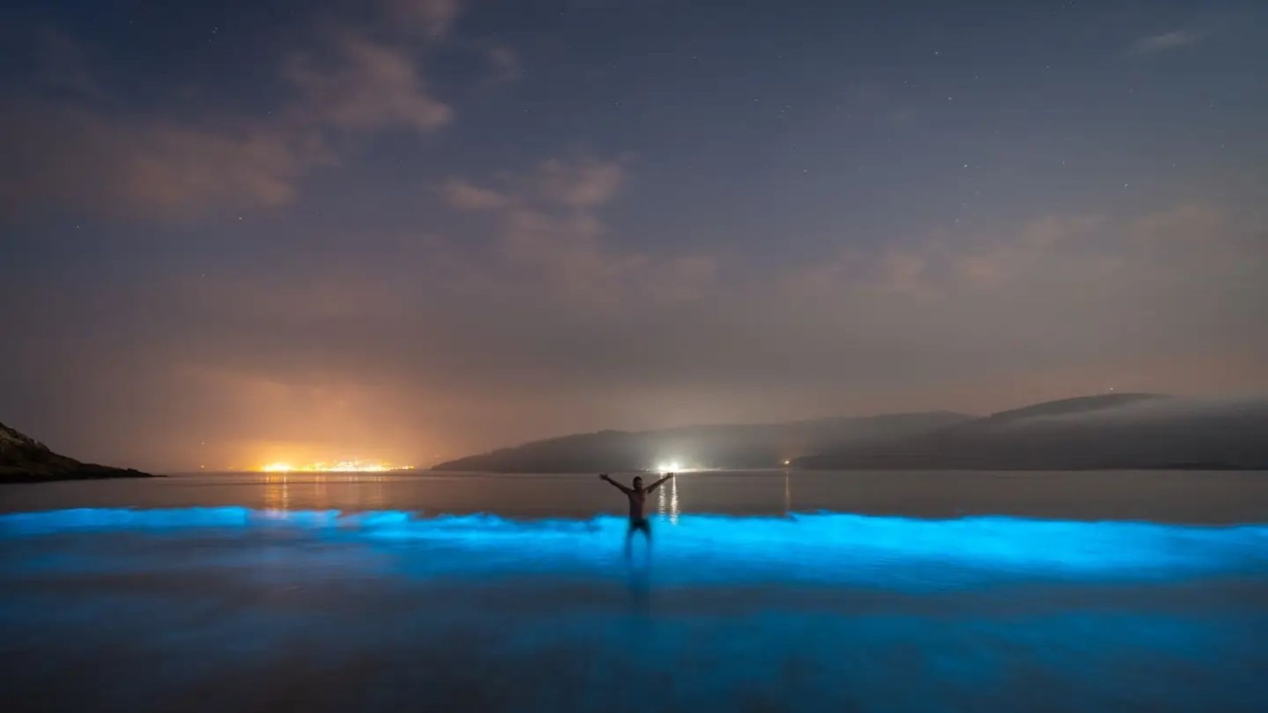 Las increíbles playas de España que se iluminan por la noche / Foto: Instagram