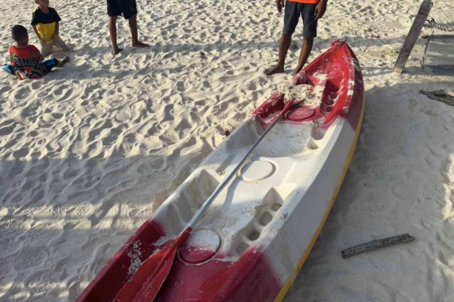 Canoa que, presuntamente, adquirió Daniel Sancho para deshacerse del cadáver. Foto: ‘Bangkok Post’