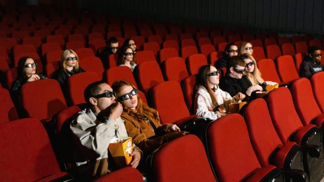 Que no te vuelvan a timar. Lo que debes hacer si te prohíben entrar con comida y bebida al cine