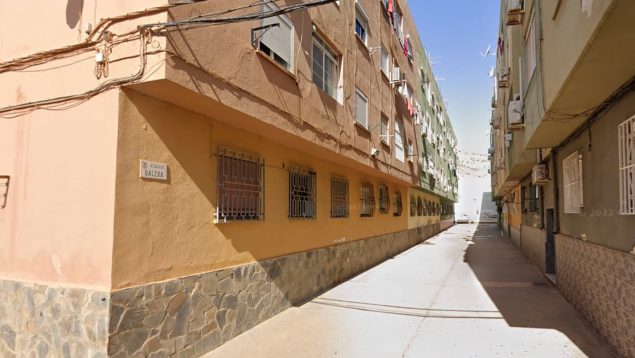Detienen a un hombre acusado de degollar a su pareja de 27 años en Almería