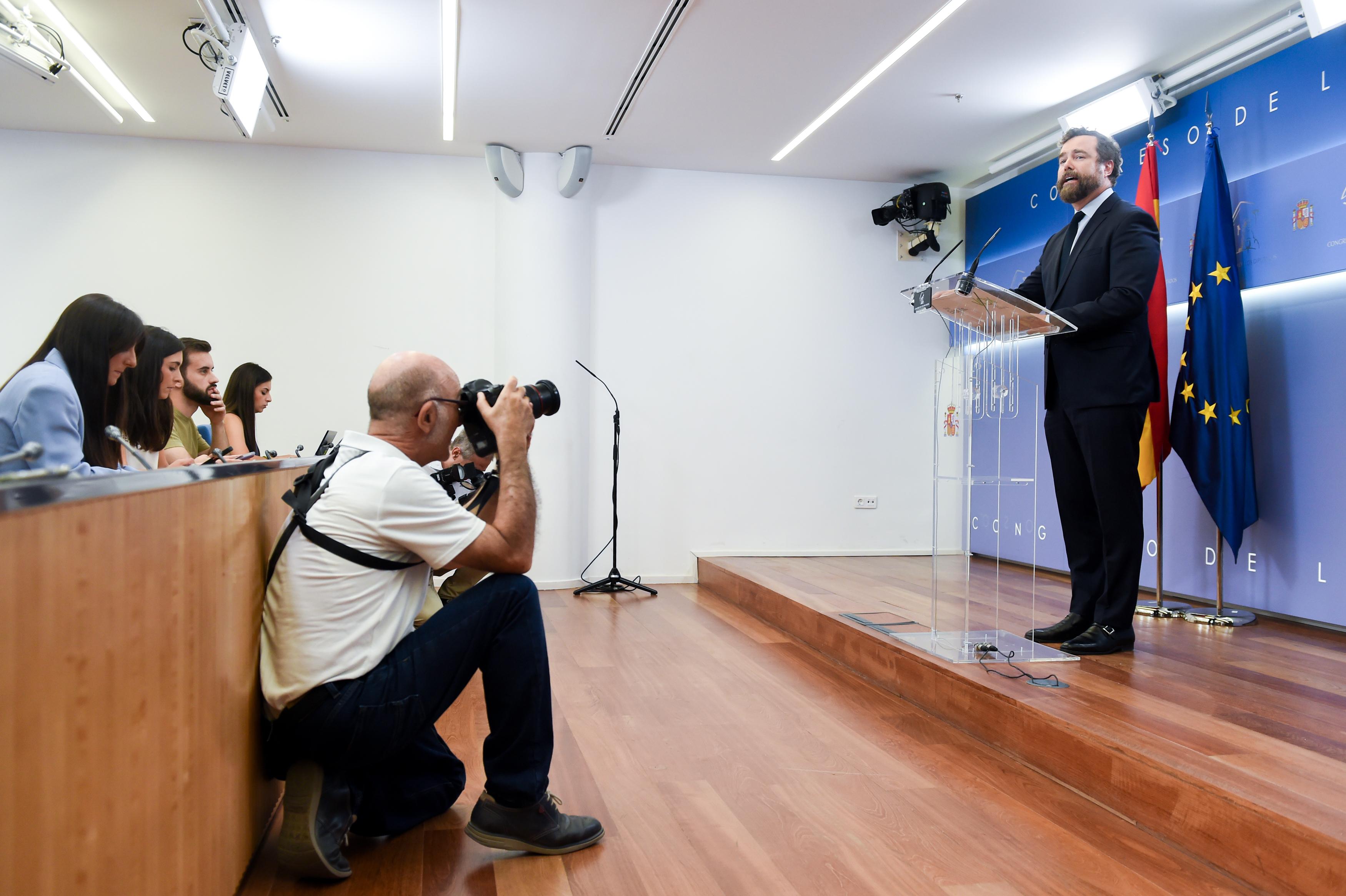 Iván Espinosa de los Monteros comparece ante los medios en su despedida de la política