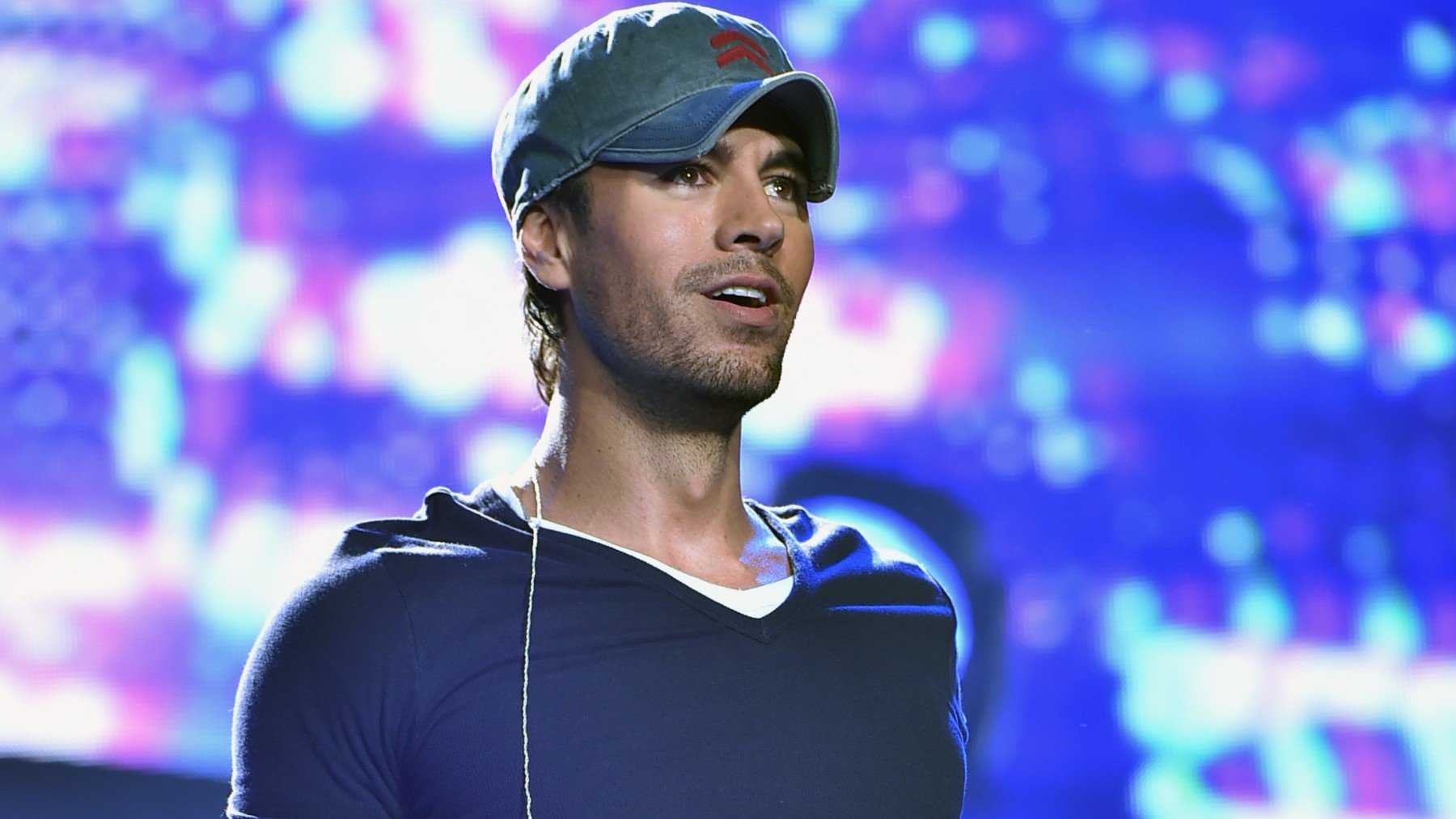 El cantante, Enrique Iglesias.