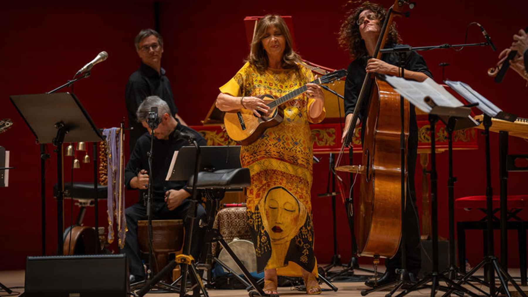 Maria del Mar Bonet, compartiendo escenario con L’Arpeggiata, en el Festival de Pollença.