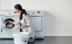 Poner vinagre en tu lavadora es lo mejor que puedes hacer y estas son las 5 razones