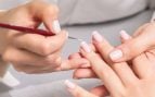 La manicura francesa está pasada de moda: la nueva versión más elegante y sencilla que vas a querer esta primavera