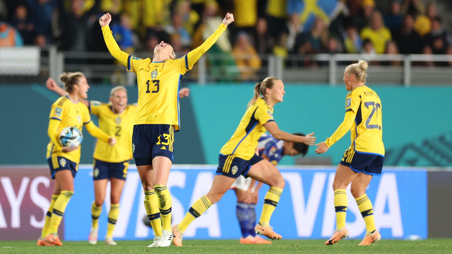 La selección de Suecia celebra el pase a semifinales. (Getty)