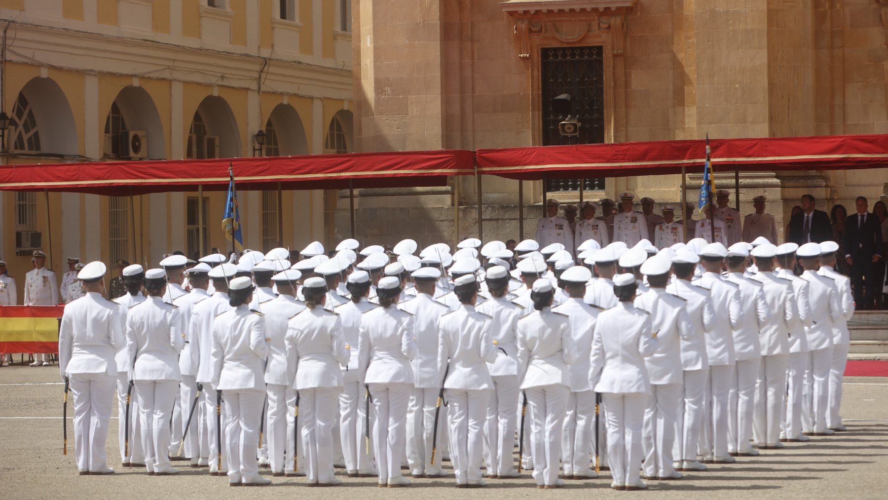 Sargentos del Cuerpo General de la Armada y del Cuerpo de la Infantería de Marina en San Fernando, Cádiz (EUROPA PRESS).